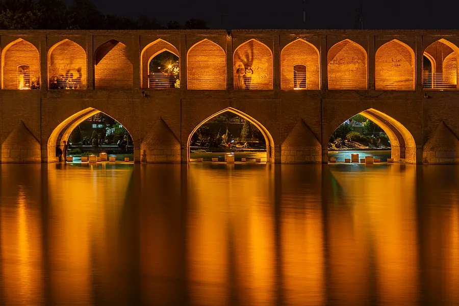 سی‌وسه‌پل، اصفهان