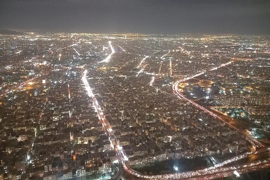 تهران در شب، تهران